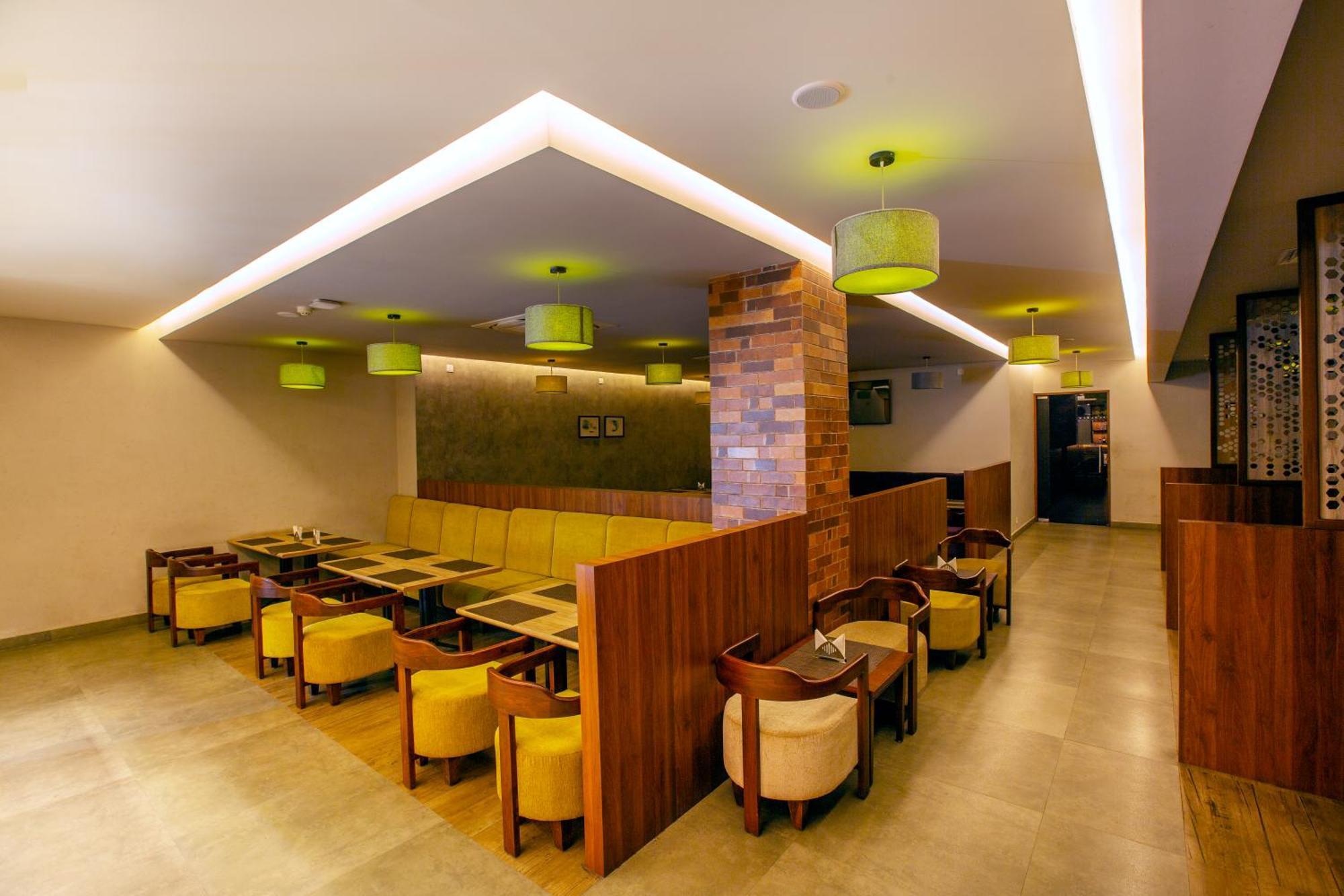 Raj Riveria Hotel Muvattupuzha Exterior photo
