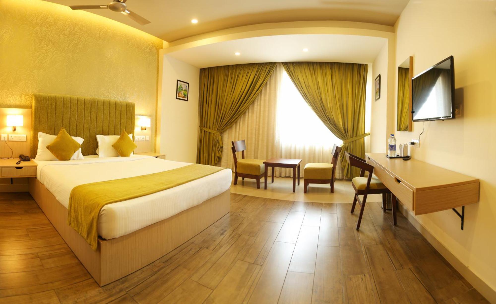 Raj Riveria Hotel Muvattupuzha Exterior photo