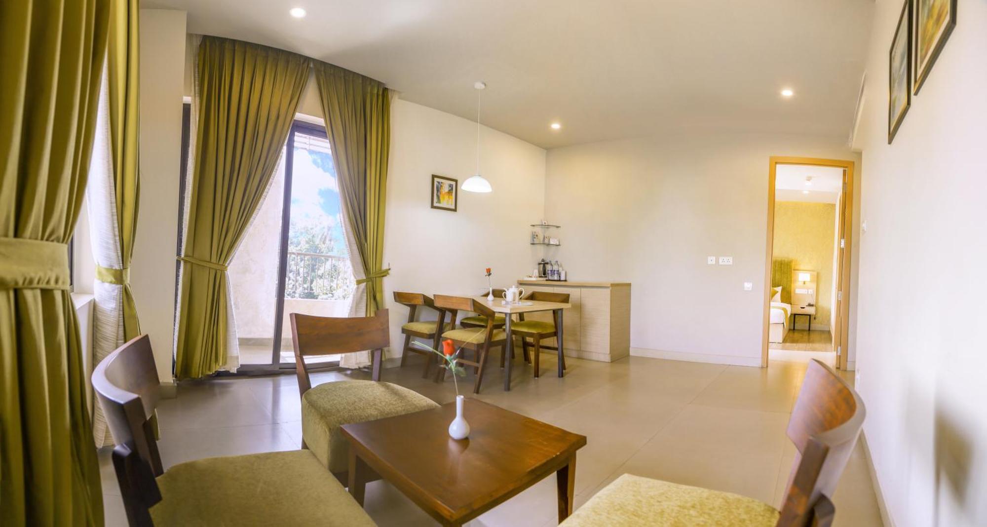 Raj Riveria Hotel Muvattupuzha Exterior photo