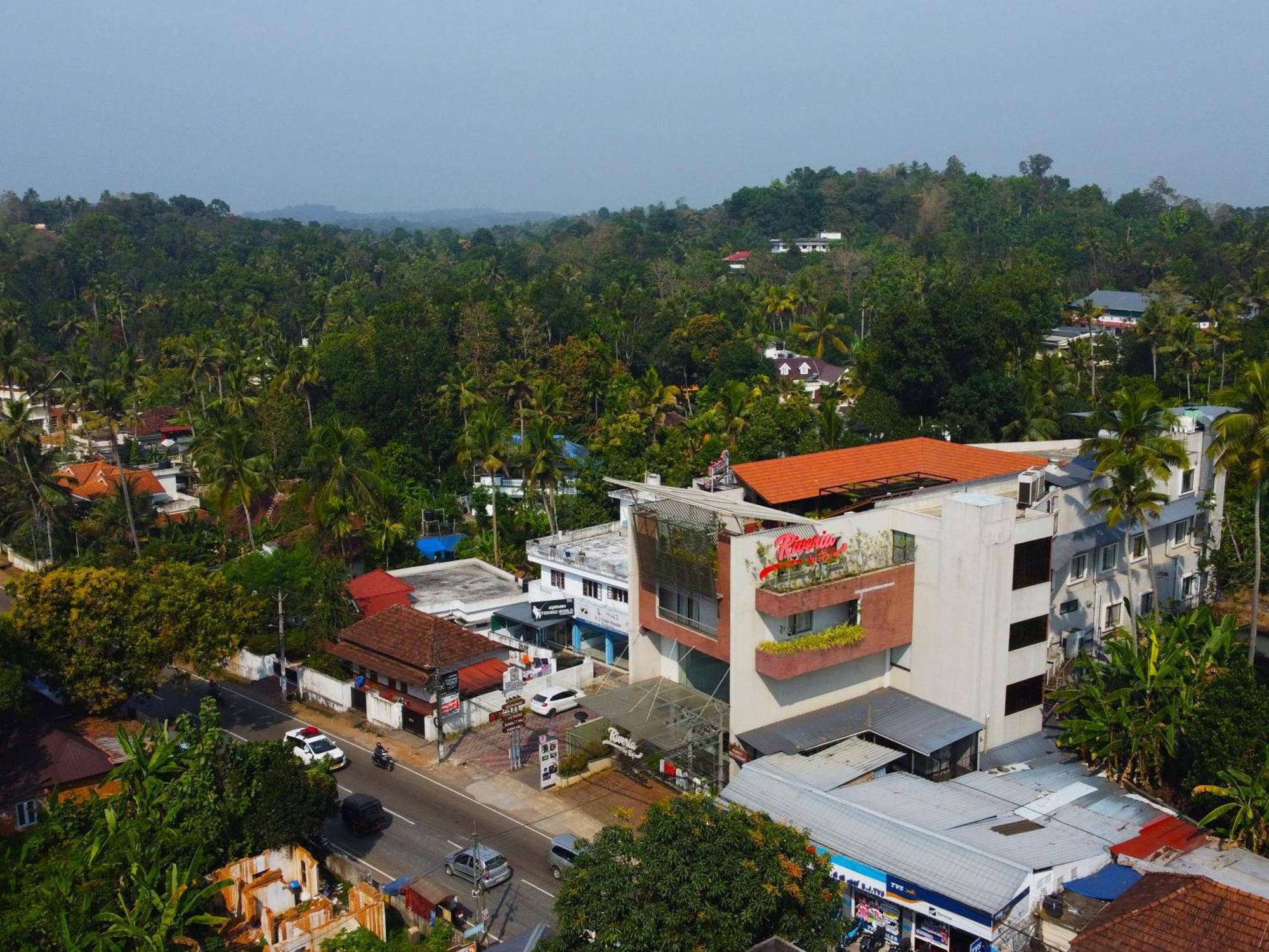 Raj Riveria Hotel Muvattupuzha Exterior photo