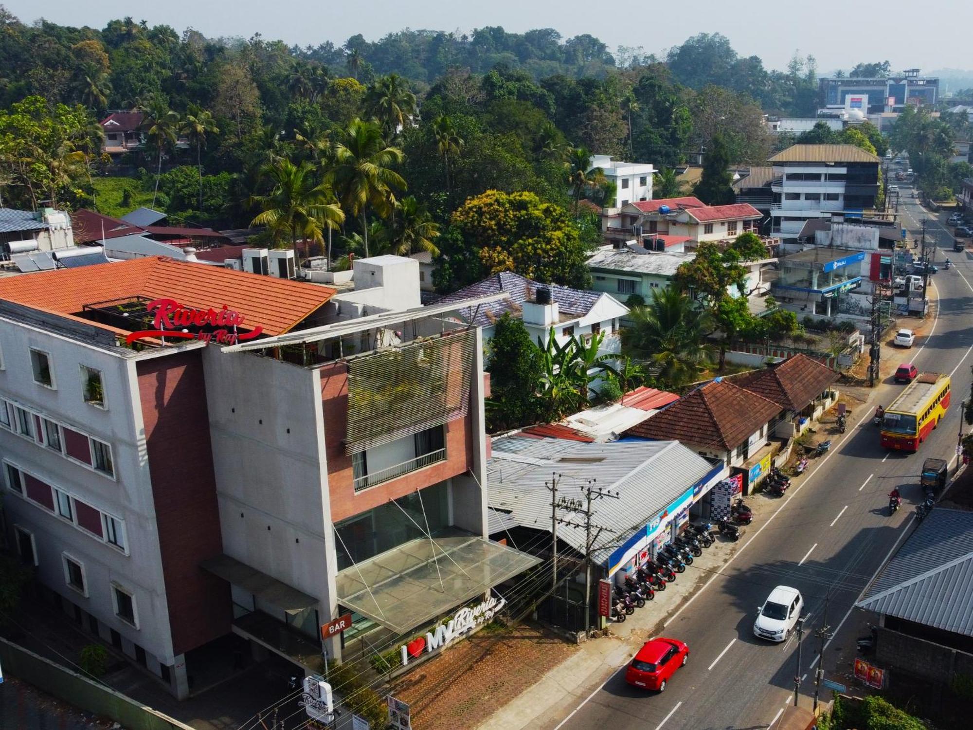 Raj Riveria Hotel Muvattupuzha Exterior photo