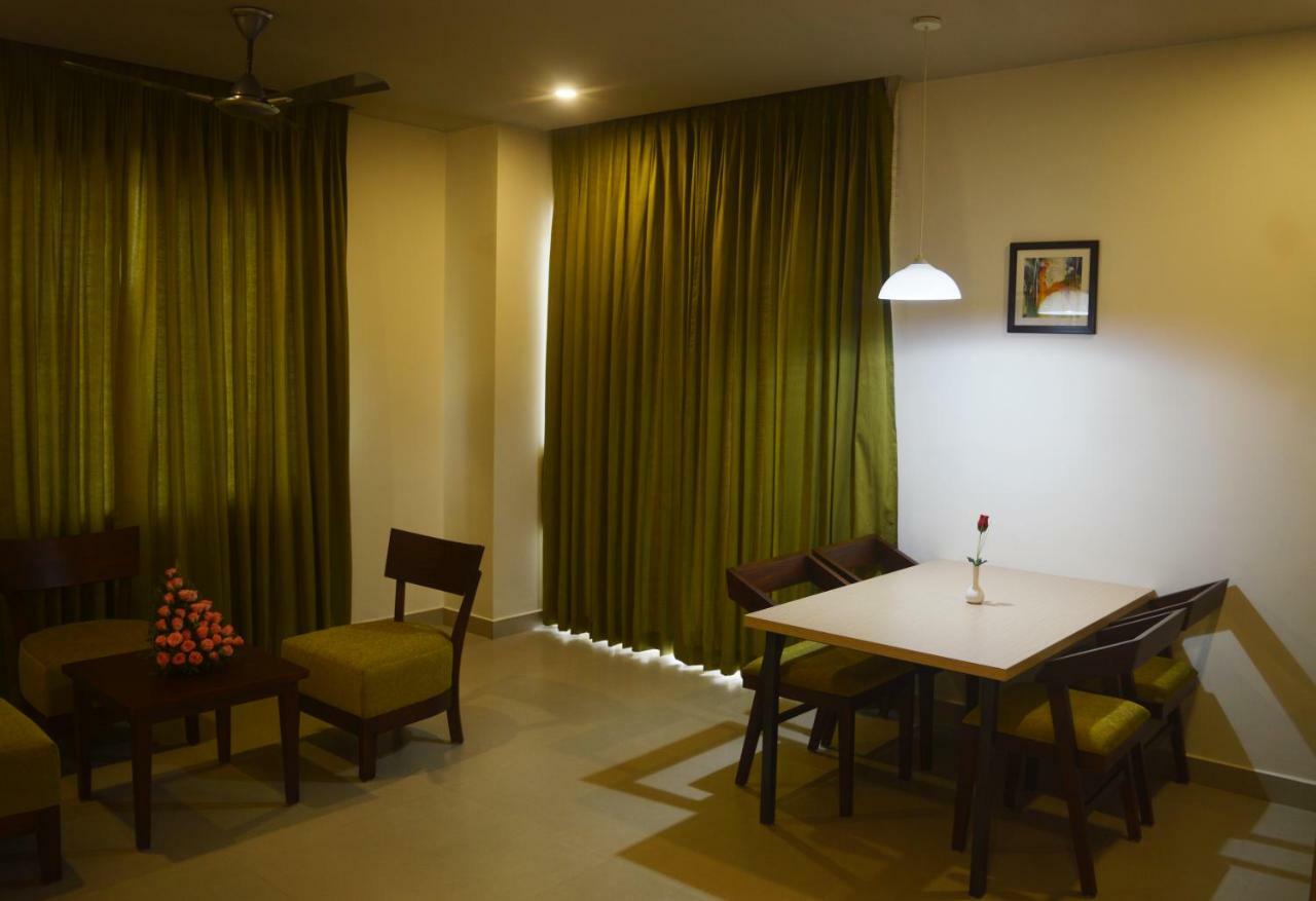 Raj Riveria Hotel Muvattupuzha Exterior photo